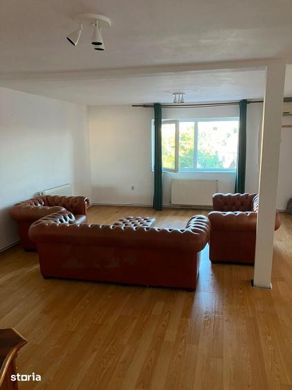 Apartament cu 3 camere decomandat în Vitan