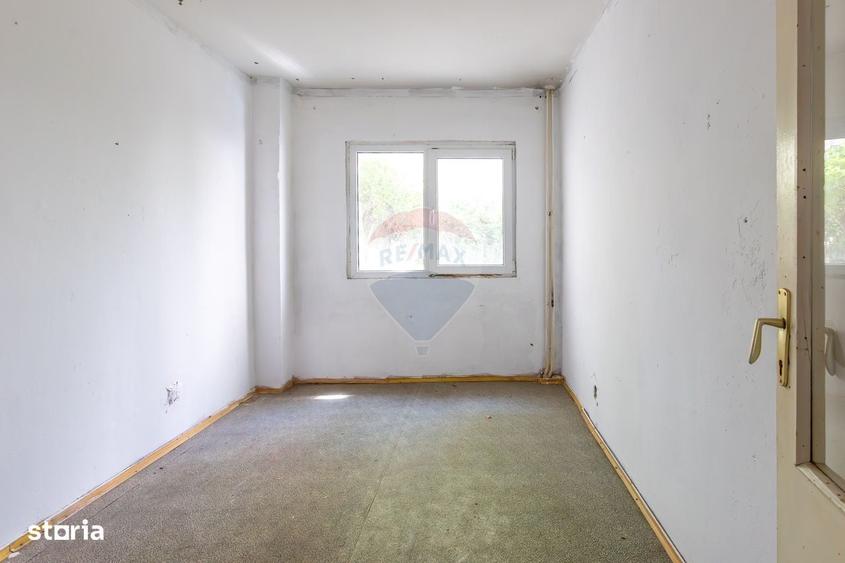 Apartament cu 3 camere decomandat în Letea