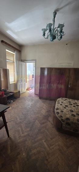 Casă individuală cu 4 camere cu Canalizare în Central