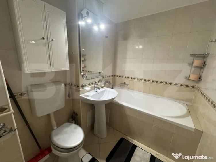 Apartament cu 4 camere decomandat, mobilat în Rovine