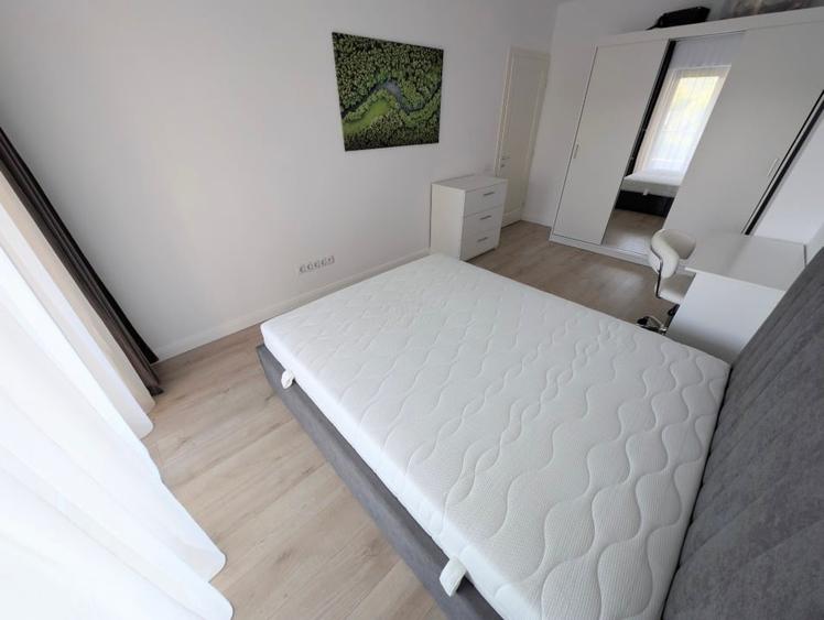Apartament cu 3 camere decomandat, mobilat în Zorilor