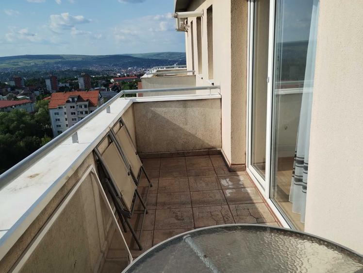 Apartament cu 2 camere decomandat în Exterior Vest
