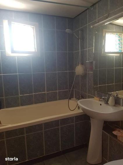 Apartament cu 3 camere decomandat în Tei