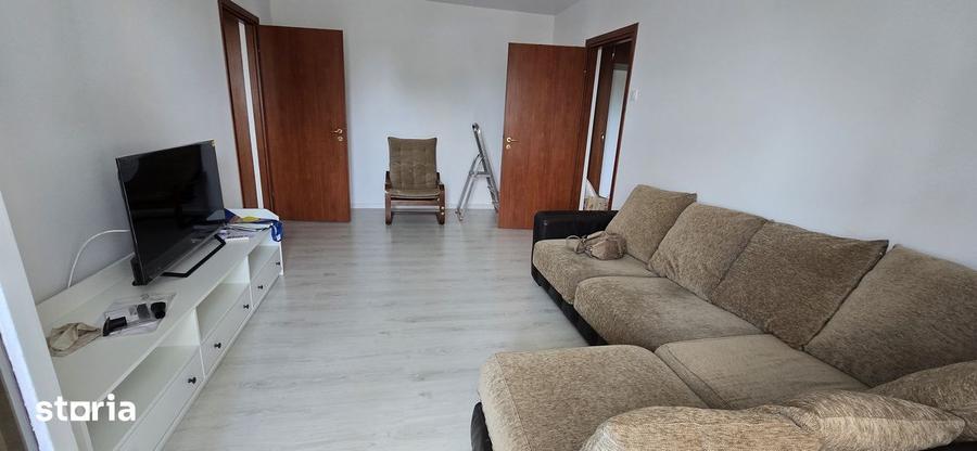 Apartament cu 2 camere decomandat în Titan