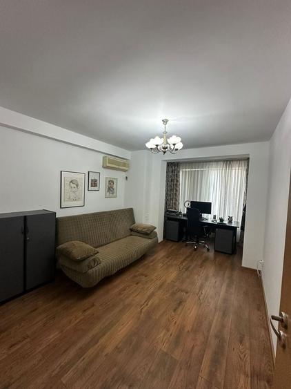 Apartament cu 3 camere decomandat în Cotroceni