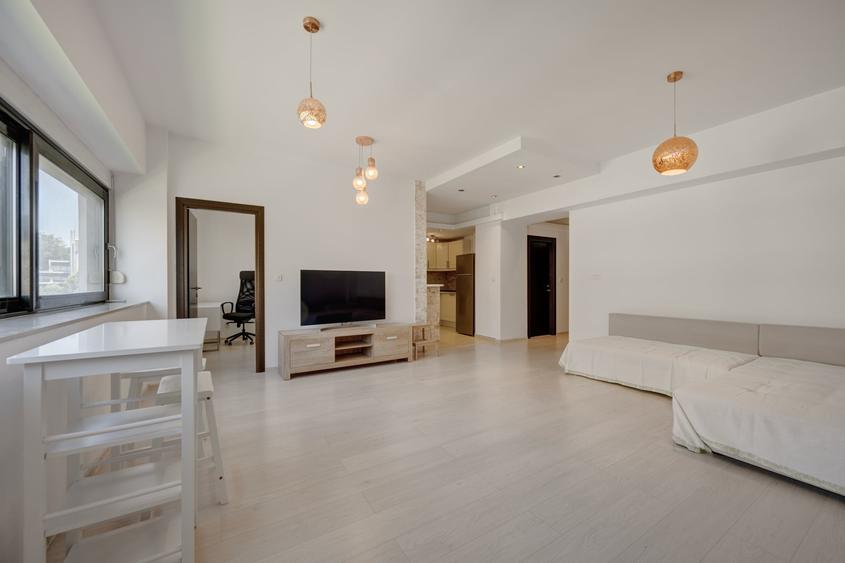 Apartament cu 3 camere decomandat în Băneasa