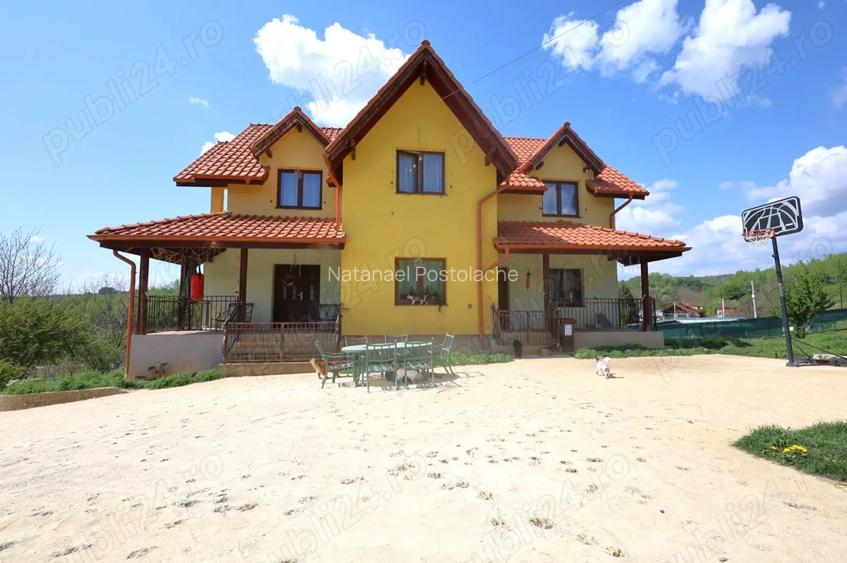 Casa de poveste in Prahova 7 camere, 5 bai si terase cu priveli?ti panoramice