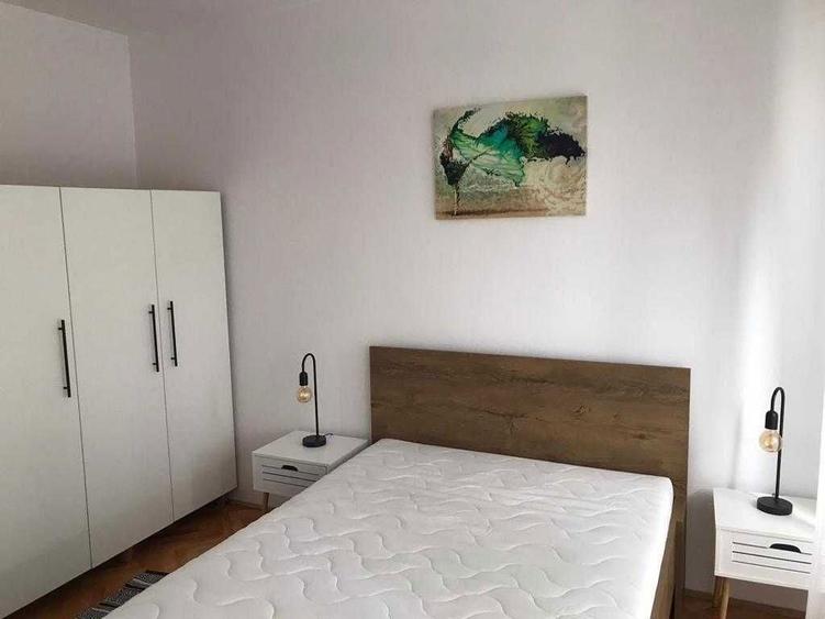 Inchiriez apartament 3 camere SEMICENTRAL - 2