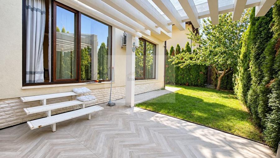 Duplex cu 4 camere cu Canalizare în Bună Ziua