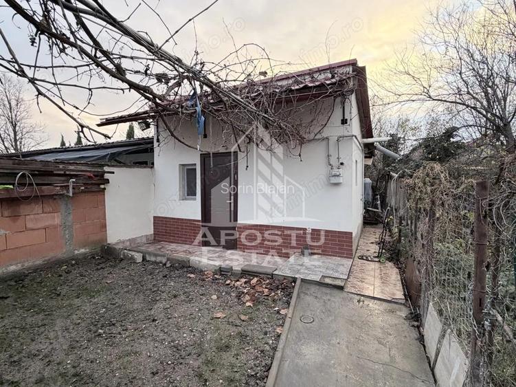 Casa la curte comuna Dambovita malul Begai