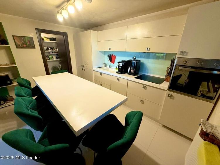 Casa Mogosoaia cu livada, crama si terasa - 12