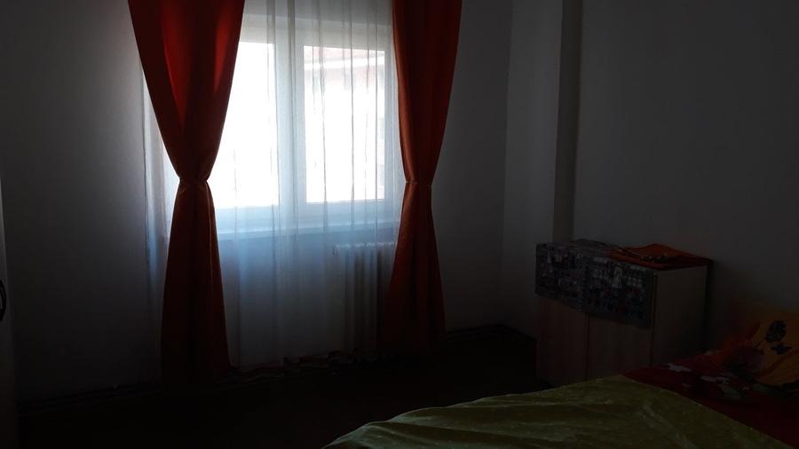 Vand apartament 3 camere decomandat - 6