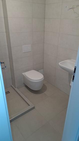 Inchiriez/ Vand spatiu comercial/servicii Maurer - 2