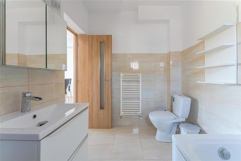 Vila noua, terasa, curte, garaj, cadru armonios, Sanpetru, Brasov - 6