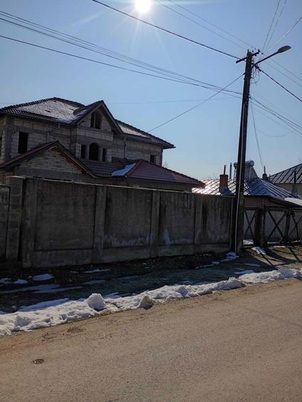 Casa de vanzare cu etaj si mansaeda. - 2