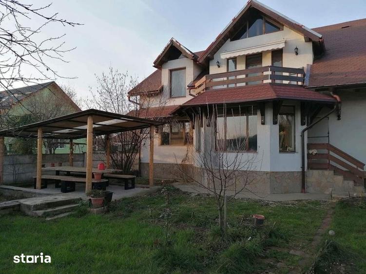 Casa cu mansarda ?i garaj, 6 camere, curte - 4