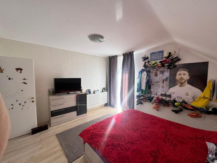 Casa 72 mp, 960 mp teren, zona Metro - 14