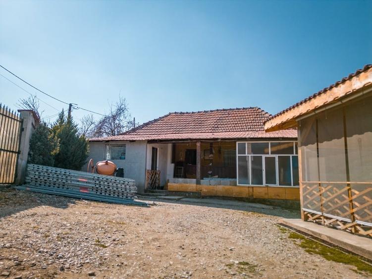 Proprietar, vând casă nouă (186mp) + casă veche și 1600mp teren - 10