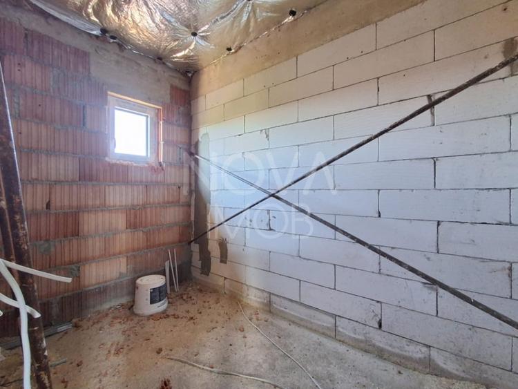 Casa tip duplex, la alb - Sura Mica - COMISION 0 - 5