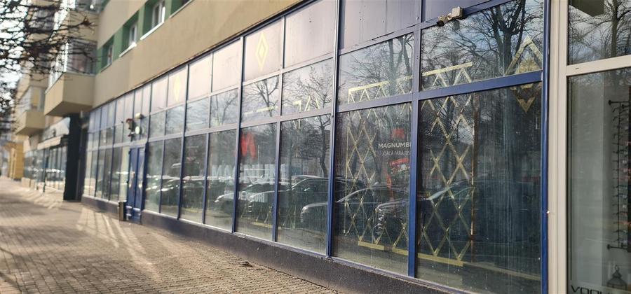 Spatiu ultracomercial pe Bulevardul Revolutiei cu front 22ml - 1