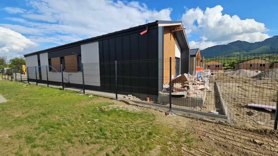 Casa individuala cu patru camere pe parter, Zarnesti - 9