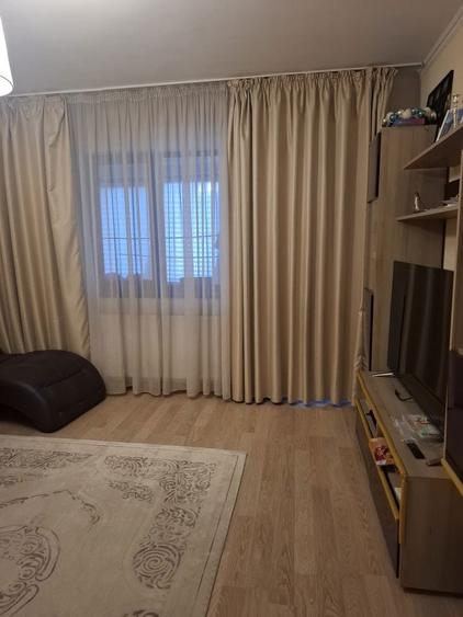 Apartament 3 camere la granita S6_Rosu - 1