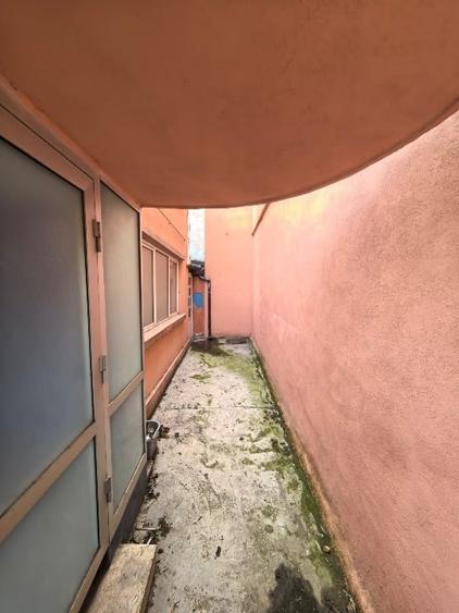 Casă situată Ultracentral având destinația de spatiu comercial cu 3 accese - 5