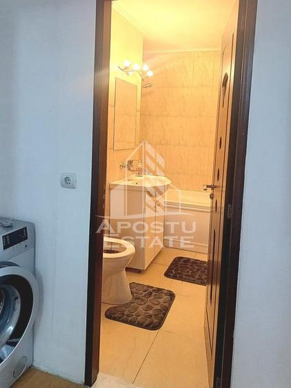 Apartament cu 3 camere semidecomandat, mobilat în Micălaca