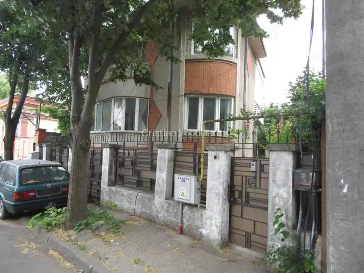 SUPER ZONA SUPER Vila centru istoric D+P+1 380 mp 6 camere mobilata utilata