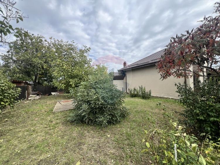 Casa de lemn cu teren generos de 1312 mp de vanzare in Fundulea - 37