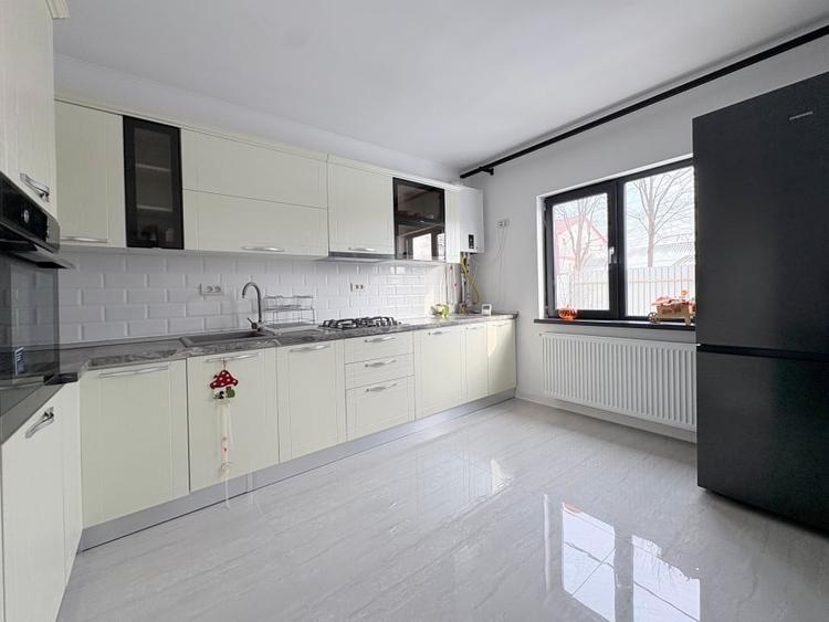 Casa la sol 3 camere,  zona buna, Valu lui Traian, - 6