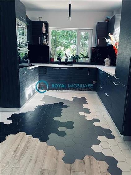 Royal Imobiliare - Vanzare Vila cu 6 camere zona B-dul Bucuresti - 4