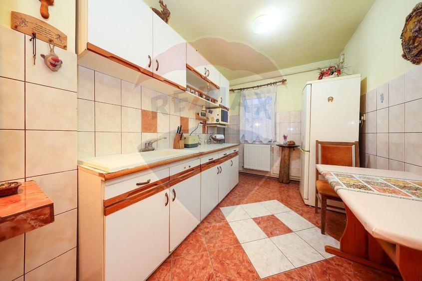 Apartament decomandat de vânzare în zona Tractorul - 9