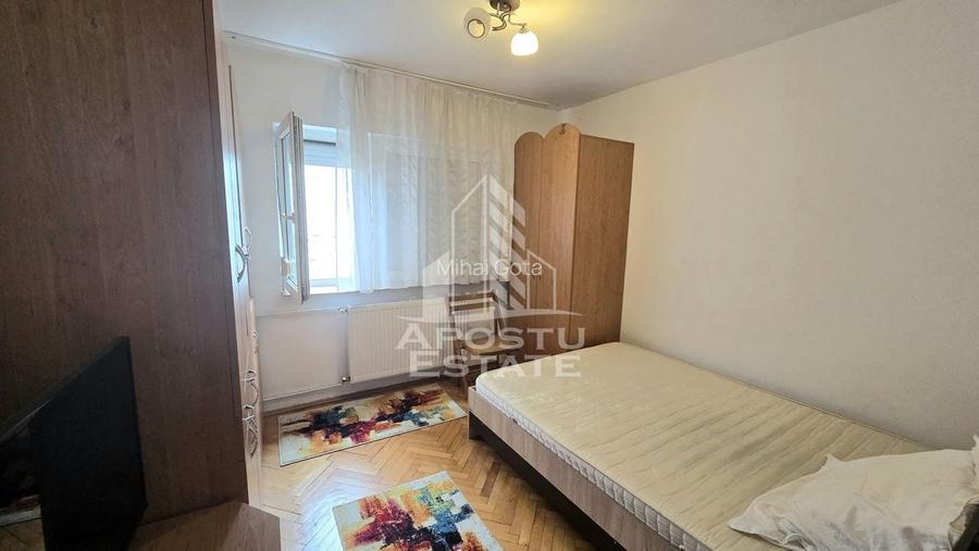 Apartament cu 2 camere, etaj intermediar, decomandat, zona Lipovei