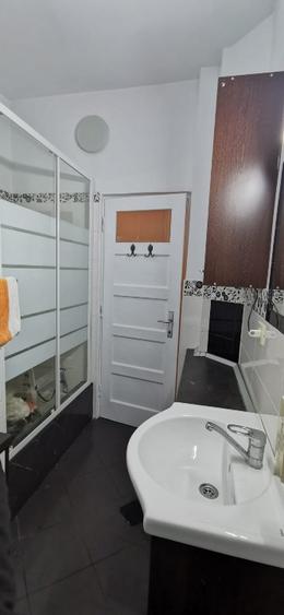 Tractorul -Apartament 2 cam de inchiriat- 2 locuri de parcare gratuite - 6