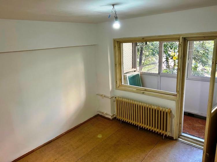 Apartament cu 3 camere decomandat, mobilat în Giurgiului