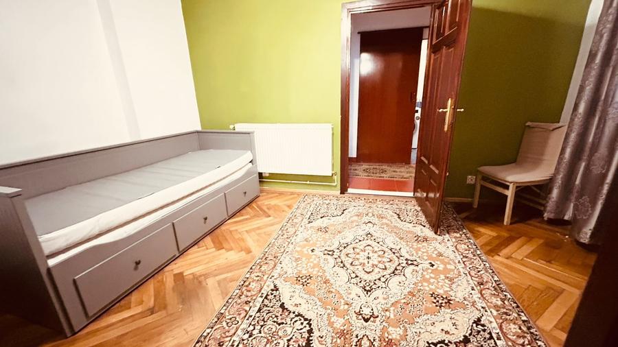 Parcul Carol . Budapesta .  2 CAMERE  = garsoniera dubla / suprafata 50 mp - 7