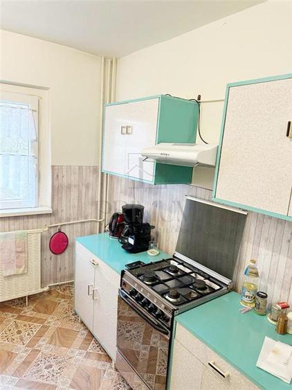 GIROCULUI - 3 CAM - ETAJ 2 - BLOC ANVELOPAT - 2BAI - SPATIOS - ZONA LINISTITA - 8