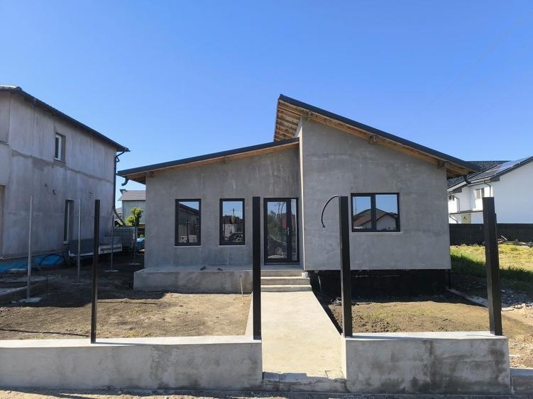 Casa moderna si spatioasa spre vanzare . - 11