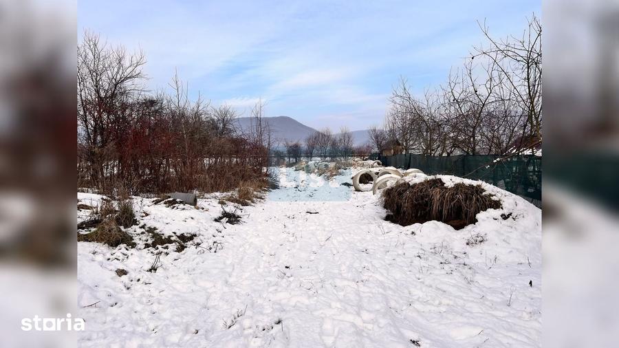 Teren de 2000 mp, în Central