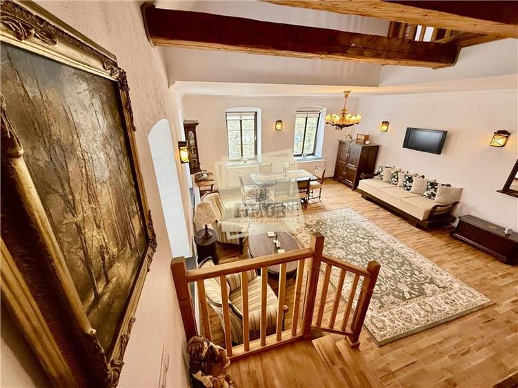 Casă individuală cu 6 camere cu Piscina în Cisnădioara