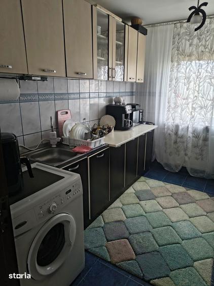 Vand apartament semidecomandat, mobilat ?i utilat, etajul 4 - 11