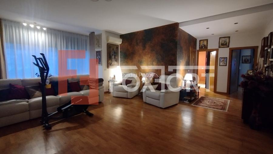 Apartament cu 3 camere decomandat, mobilat în Central Apartament cu 3 camere decomandat, mobilat în Central