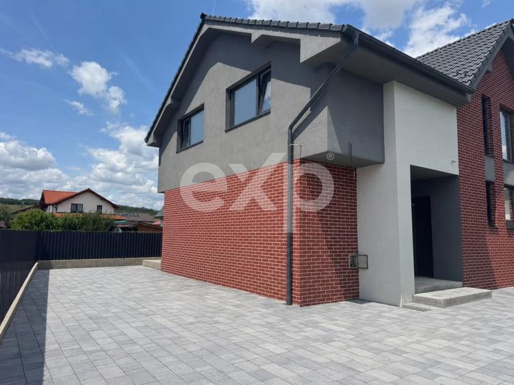 Casă cu 4 camere cu Teren 400 Mp în Jucu
