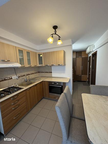 Apartament cu 3 camere decomandat în Decebal