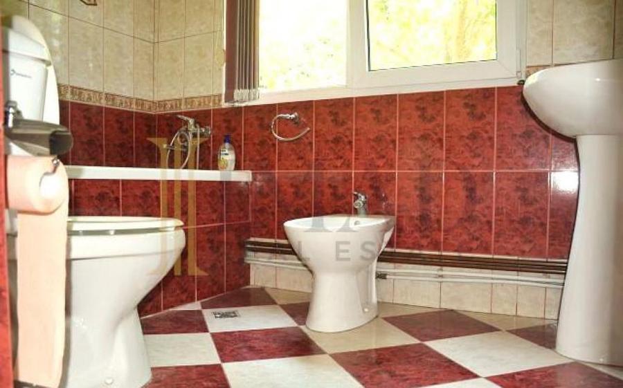 Imobil cu Mare Potential Comercial Calea Domneasca Vizavi de - 8