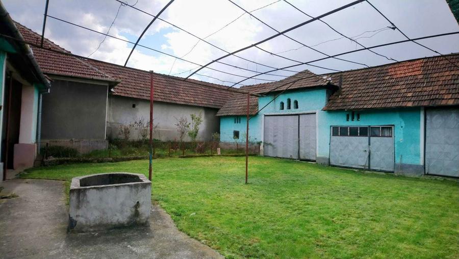 Casa intravilan - curte si gradina - 7