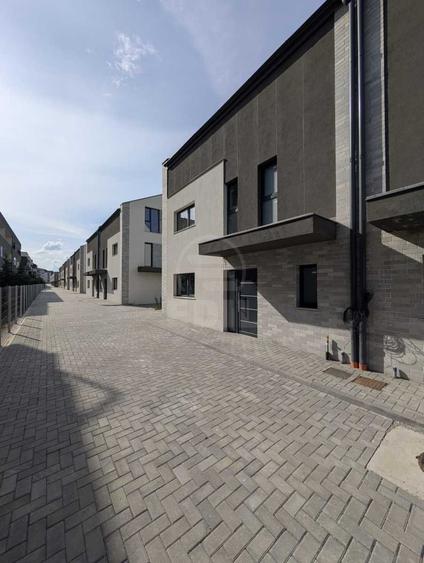 Duplex de vanzare,zona Urusagului - 1