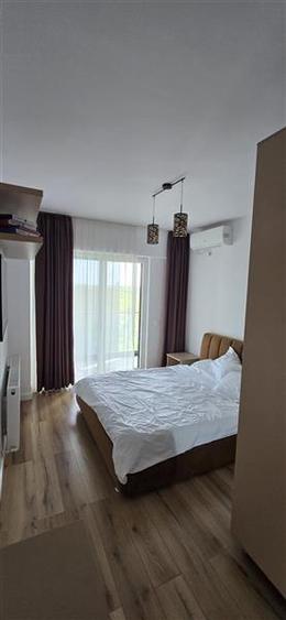 Apartament cu 4 camere decomandat, mobilat în 9 Mai