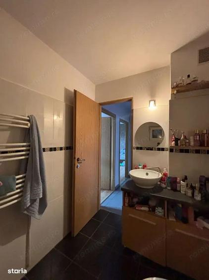 3 camere modelul mare 80 mp utili DECOMANDAT zona Saguna langa Casa de Pensii cu CENTRALA etaj 3 - 9